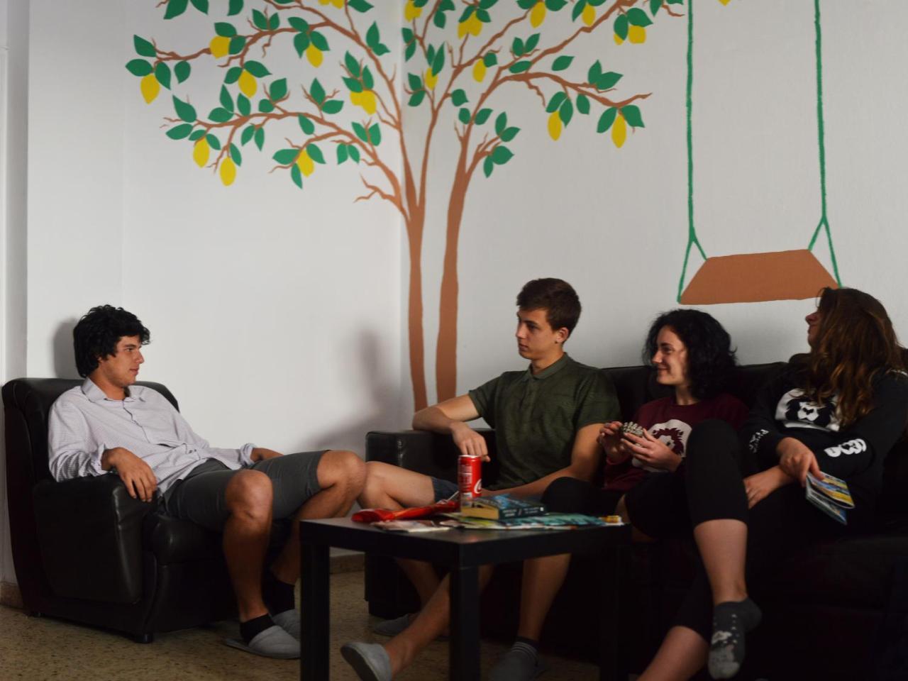 Katka Hostel Larnaca Buitenkant foto