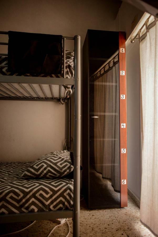 Katka Hostel Larnaca Buitenkant foto