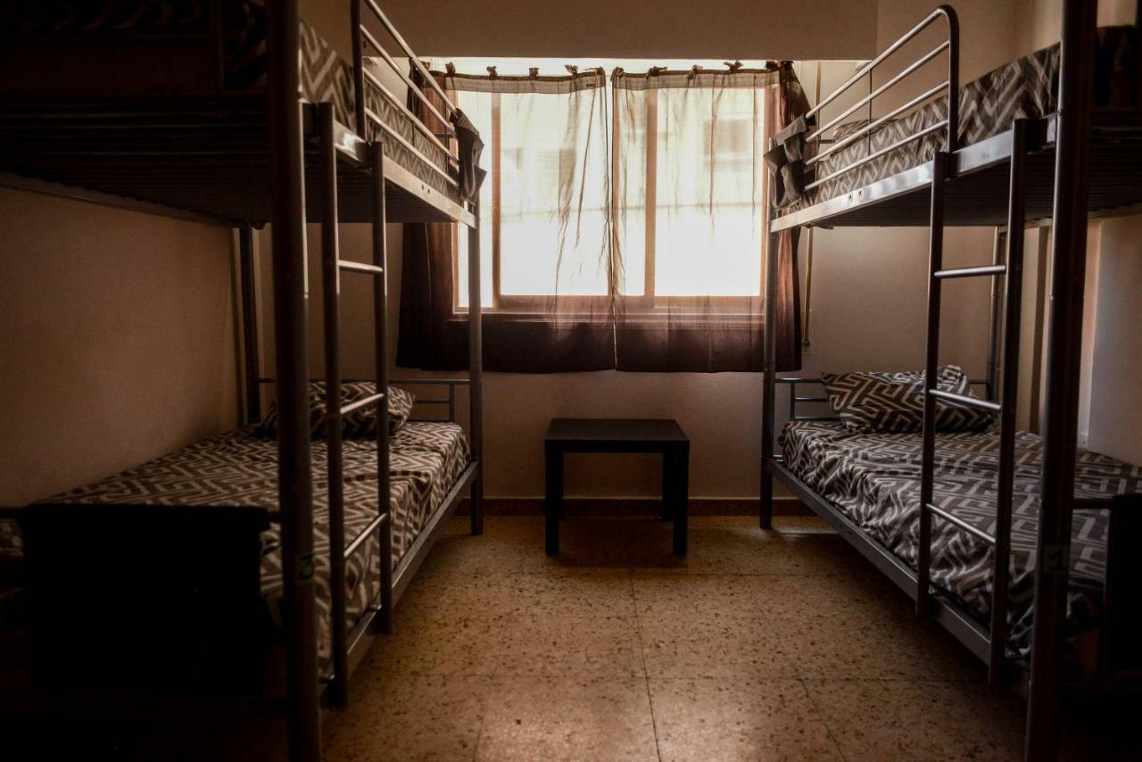 Katka Hostel Larnaca Buitenkant foto