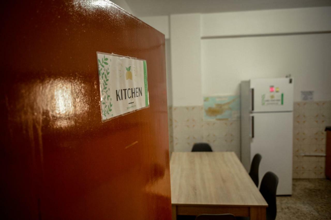 Katka Hostel Larnaca Buitenkant foto