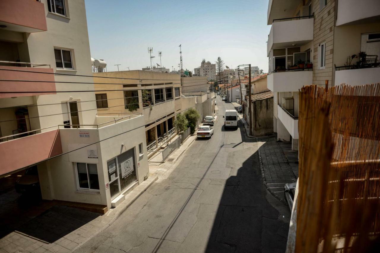 Katka Hostel Larnaca Buitenkant foto