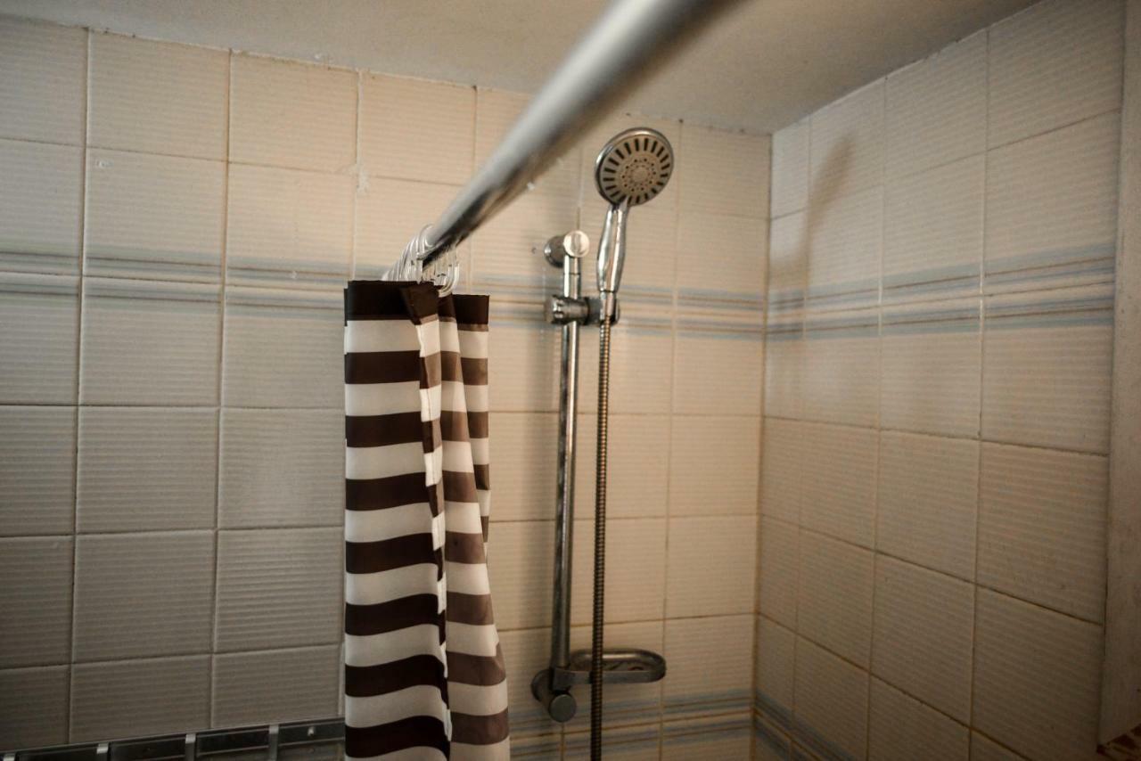 Katka Hostel Larnaca Buitenkant foto