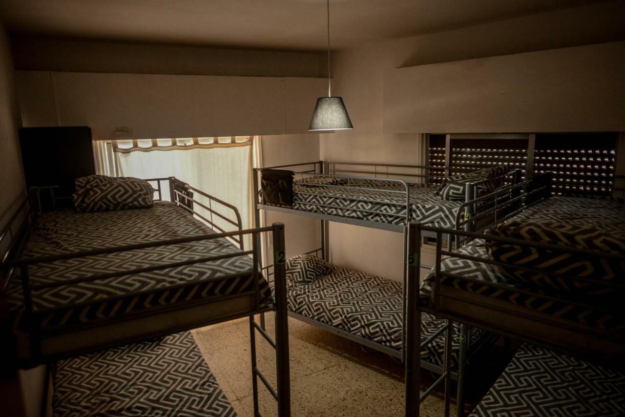 Katka Hostel Larnaca Buitenkant foto